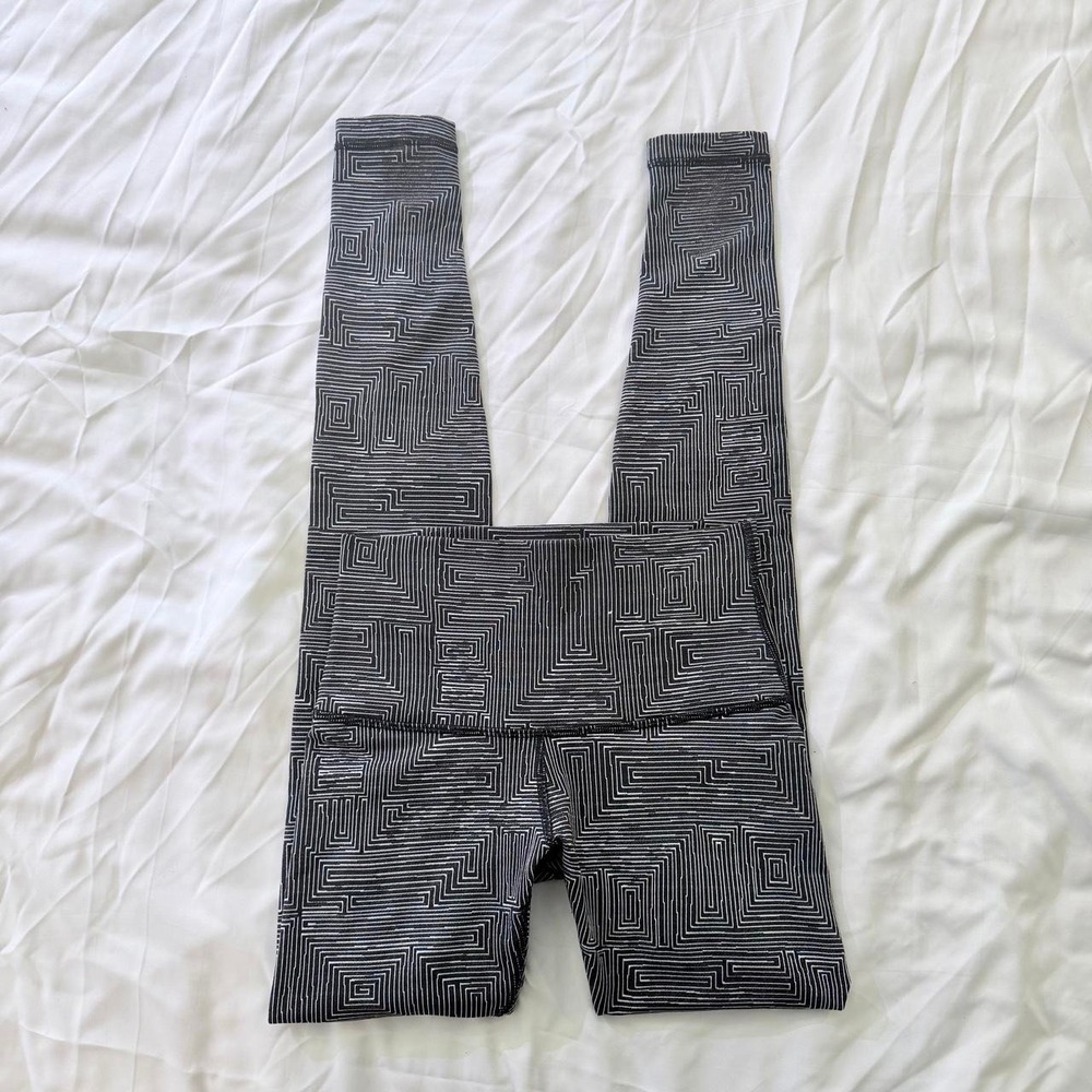 Lululemon Wunder Under High Rise Leggings Maze Jacquard White Black Size 2